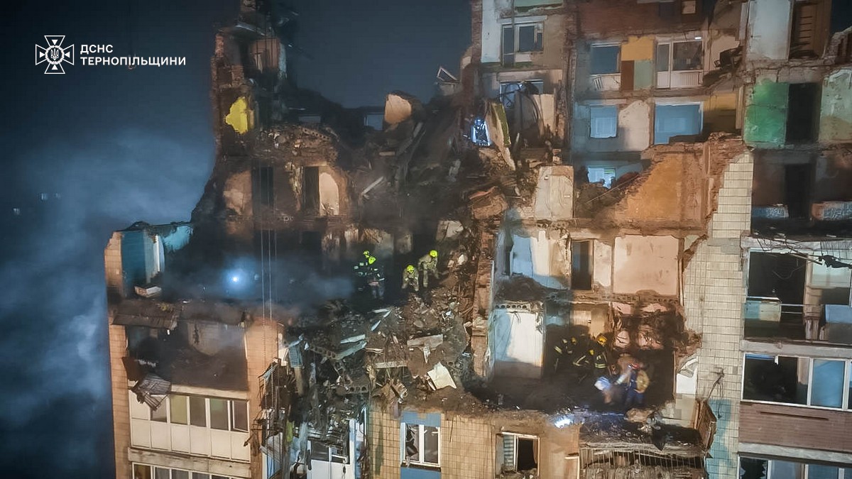 Тернопіль у скорботі: загинула учениця 27-ї школи та її мама