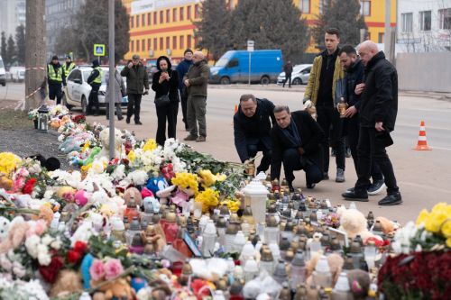Міжнародні партнери відвідали місце ракетного удару в Тернополі та пообіцяли підтримку постраждалим родинам