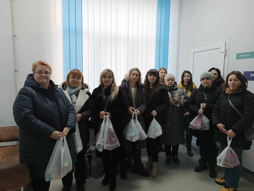 У тернопільських медзакладах встановили полички з книгами для військових у межах акції «Військо читає»