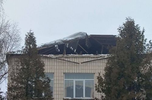 У Бережанському ліцеї розпочали терміновий ремонт даху: що відомо про причини обвалу