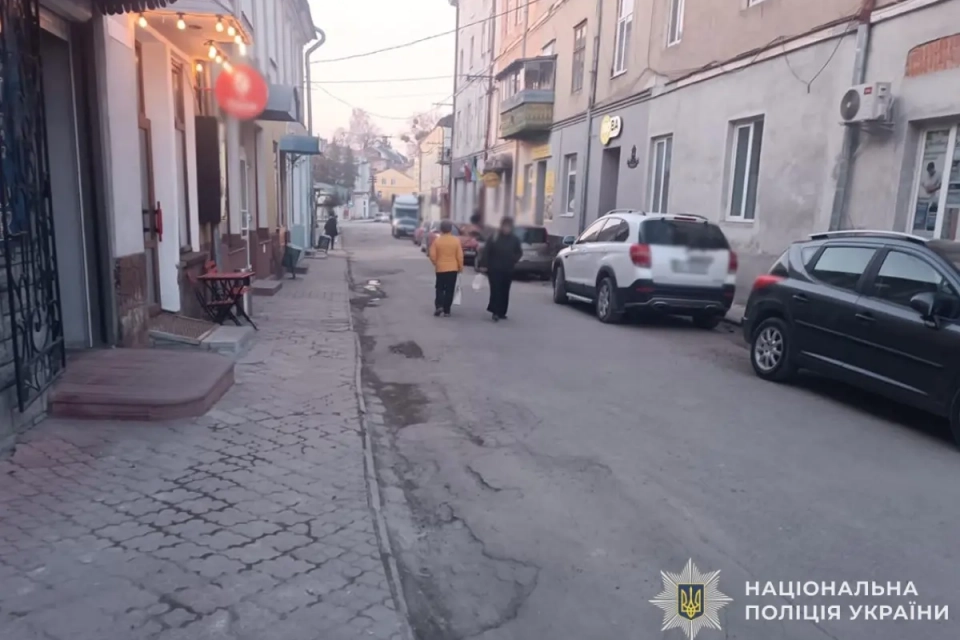 У Бережанах 13-річний підліток на електросамокаті збив літню жінку