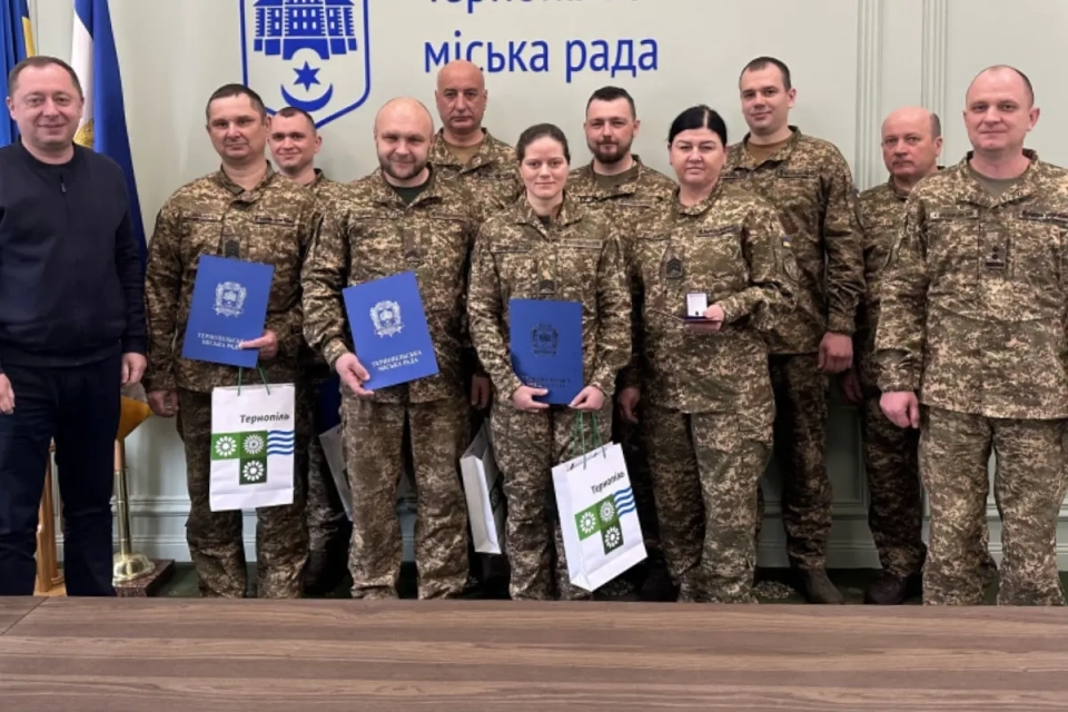 Нацгвардійці в Тернополі отримали нагороди з нагоди професійного свята